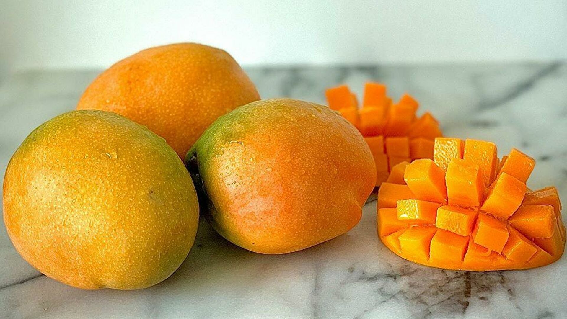 Манго фрукт полезные свойства и противопоказания. Тропические фрукты манго. Цитрусовые фрукты манго. Неспелый манго. Манго овощ.