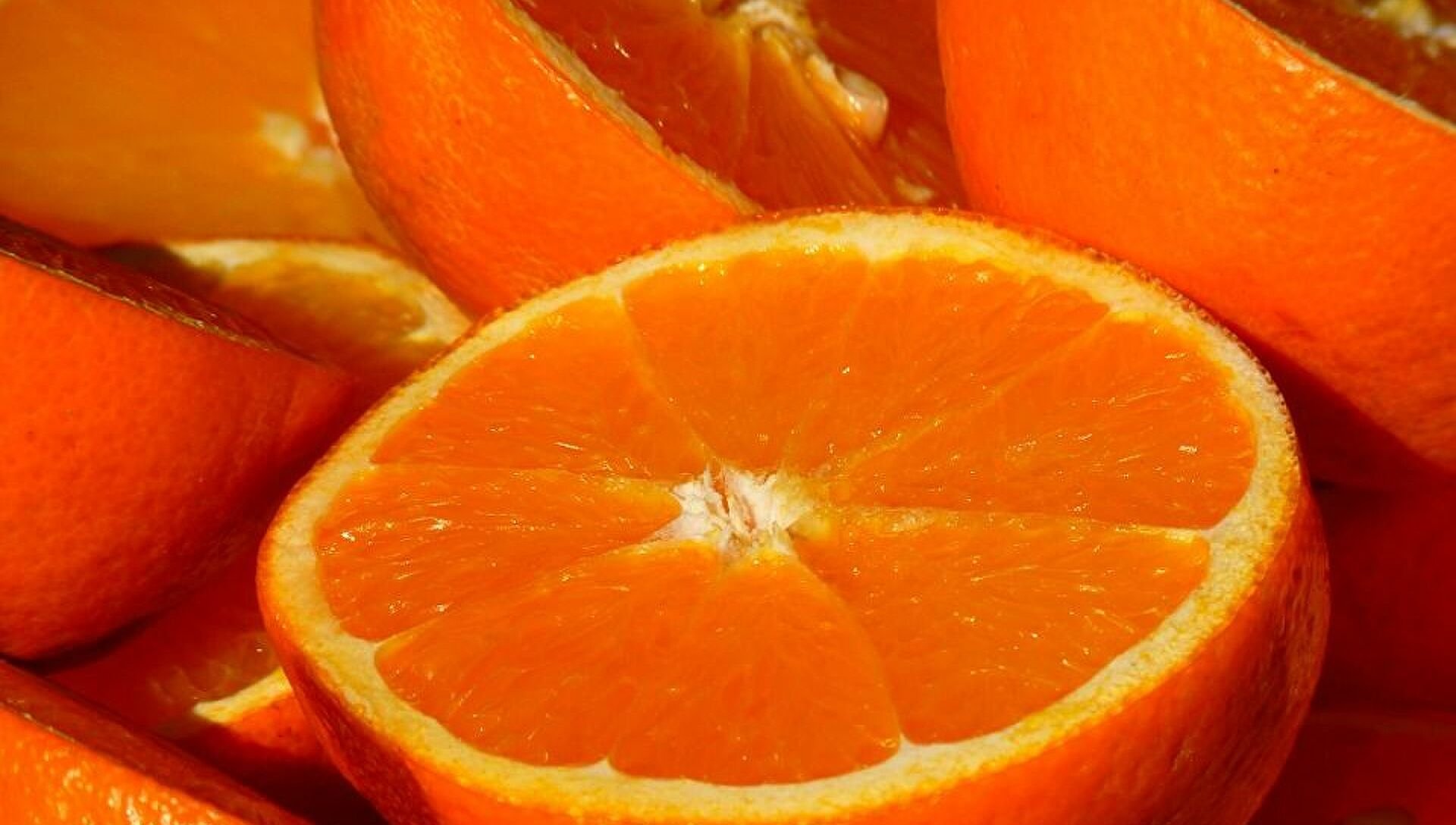 Можно есть апельсины вечером. Кислый апельсин. Рыба апельсин. Рыба Апельсинка фото. Цитрусовые для лечения цинги.